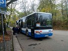 Náhradní autobusy vyjíždějí od českoskalického nádraží (6. 11. 2019).