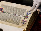 Bible vytištěná tiskařským lisem z doby vynálezce knihtisku Johannese...