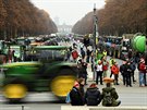 Stovky zemdlc s traktory na protest proti stále písnjím pravidlm na...