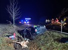 U Ovr na Kolnsku havarovalo v noci auto do stromu (22. 11. 2019)