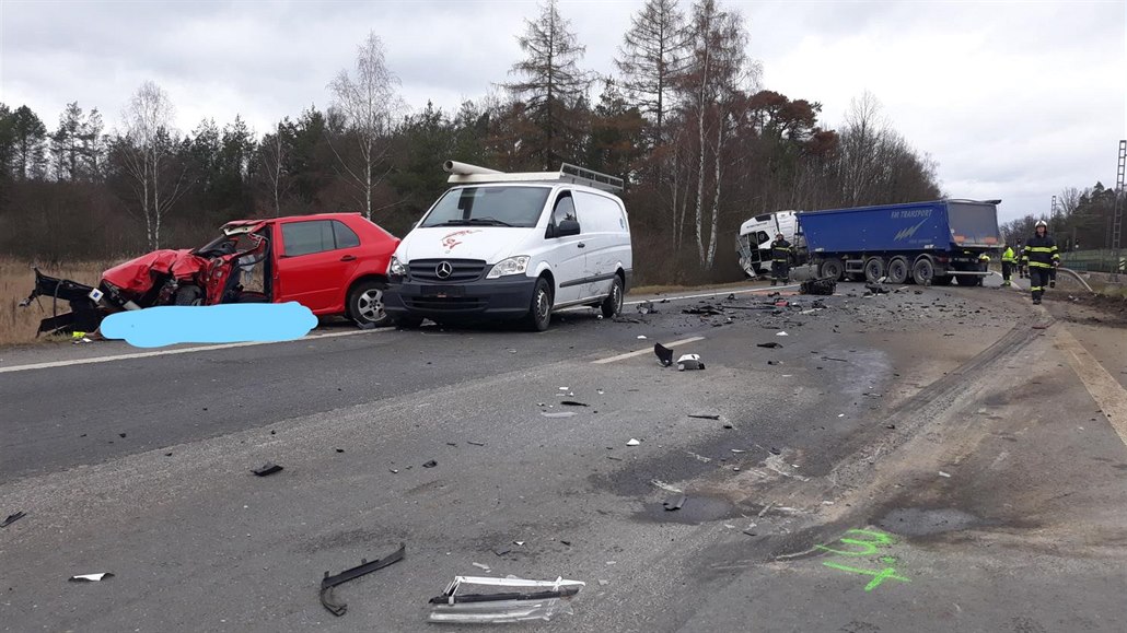 Tragická nehoda zablokovala silnici mezi Planou nad Lužnicí a Soběslaví.