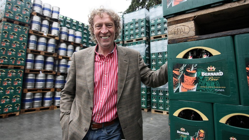 Majitel pivovaru Stanislav Bernard je zastupitelem Humpolce, při hlasování se zdržel.