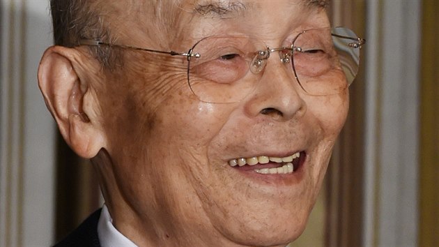 Jeden z nejvtch mistr sushi Jiro Ono si od americkho prezidenta Obamy vyslouil nlepku nejlepho kuchae svta. (4. listopadu 2014)