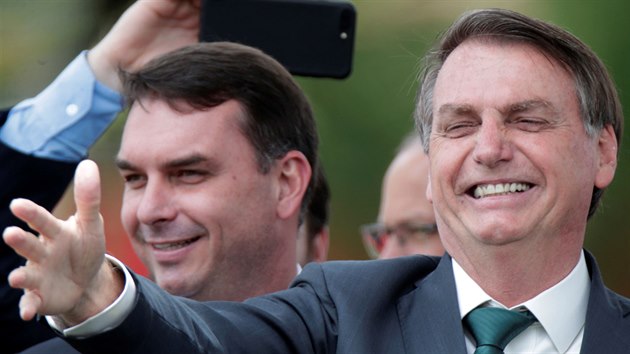 Brazilsk prezident Jair Bolsonaro slavnostn pedstavil svou novou politickou stranu, Alianci pro Brazlii (APB), jejmi hlavnmi cli jsou boj s korupc a prosazovn kesanskch hodnot. (21. listopadu 2019)