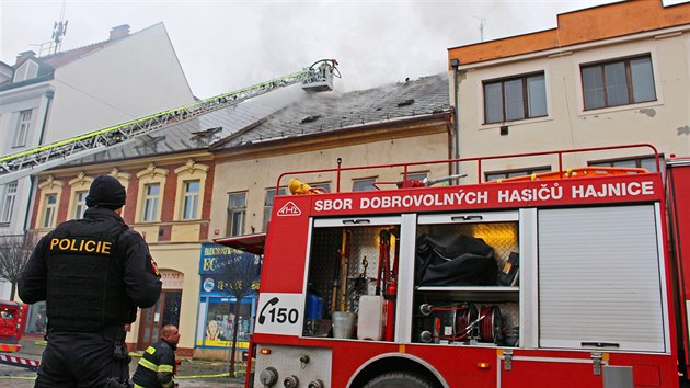 Požár vypukl v domě, který patří městu Dvůr Králové (26. 11. 2019).