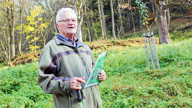 Alois Zieris se do Sklenovic pravideln vrac. Vesnici musel s matkou a tymi sourozenci narychlo opustit v lt 1946.