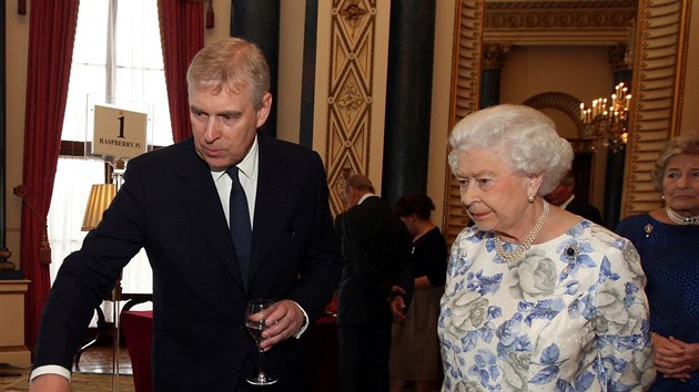 Princ Andrew a krlovna Albta II. (Londn, 9. ervna 2014)