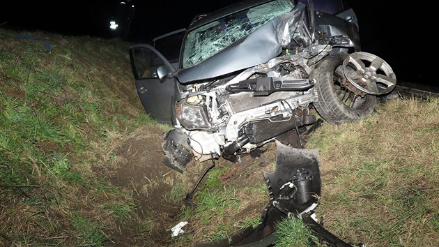 Tragickou nehodu u Hutnovic na Uherskohradisku nepeila tiaedestilet idika.(23. listopadu 2019)