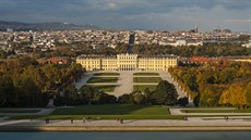 Panorama Vídn. V popedí zámek Schönbrunn