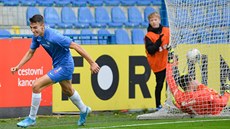 Petar Musa z Liberce se raduje z gólu v utkání se Zlínem.