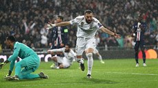 Karim Benzema z Realu Madrid se raduje ze vstelené branky.