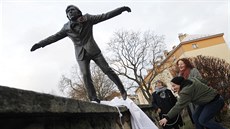 Jií Hrzán byl nejmladí ze ty dtí, ml ti sestry, otec byl majitel...