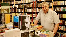 Michal eníek vedl nejstarí soukromé knihkupectví v republice. Te míí do...