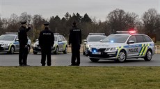 Policisté ze �ty� kraj� p�evzali na pra�ské Letenské pláni 80 nových...