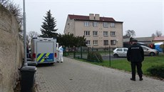 Policie vyšetřuje vraždu v Nové Vsi na Praze-východ. (20.11.2019)