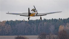 Na letiti Podhoany na Chrudimsku se uskutenil první let letadla Miles M14A...