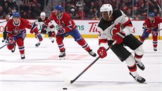 Wayne Simmonds (17) z New Jersey v zápase s Montrealem