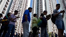 V Hongkongu za�aly místní volby, které jsou vnímány jako neoficiální referendum...