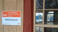 Výlukové autobusy jsou nespolehlivé, p�ípoje ují�d�jí (6. 11. 2019).