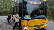 Výlukové autobusy jsou nespolehlivé, p�ípoje ují�d�jí (6. 11. 2019).
