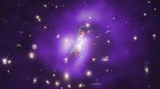 Kupa galaxií v souhvězdí Fénixe, kde astronomové poprvé pozorovali nově zrozené...