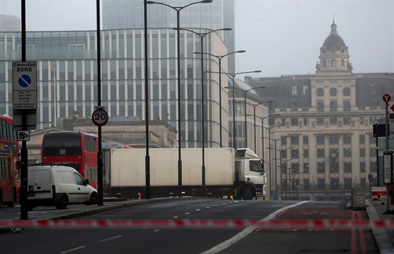 Okolí útoku na London Bridge je stále uzavené. (30. listopadu 2019)