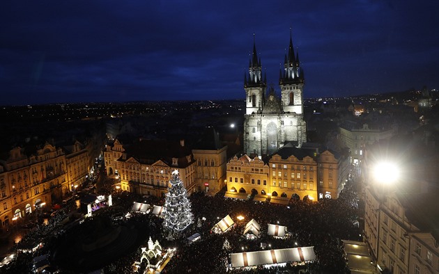 Rozsvícení vánočního stromku na Staroměstském náměstí v Praze si nenechaly ujít...
