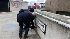 Imámové Sabah Ahmedi a Mansoor Clarke pili uctít obti útoku na London Bridge...