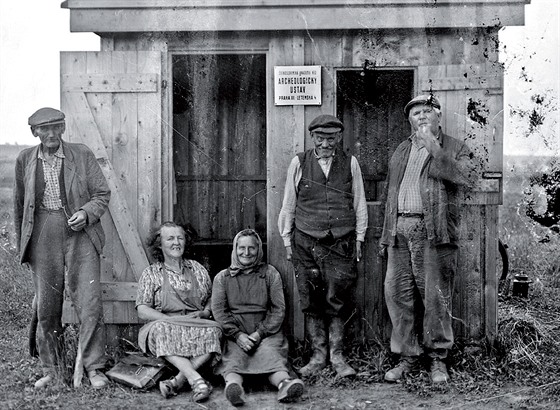 Do vínku dostal archeologický ústav p�ed sto lety spí�e skromné vybavení. V...