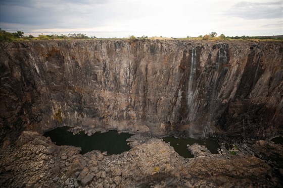 Kvli nejhorímu suchu za poslední desetiletí se zmenily Viktoriiny vodopády...