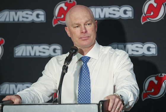 John Hynes kouoval New Jersey Devils od roku 2015. Dalí z ady bídných sezon...