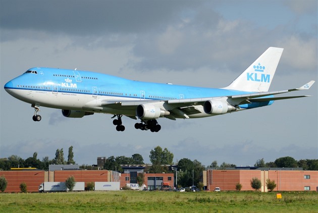 KLM po přeletu Atlantiku otočila letadlo kvůli sopce i koním na palubě
