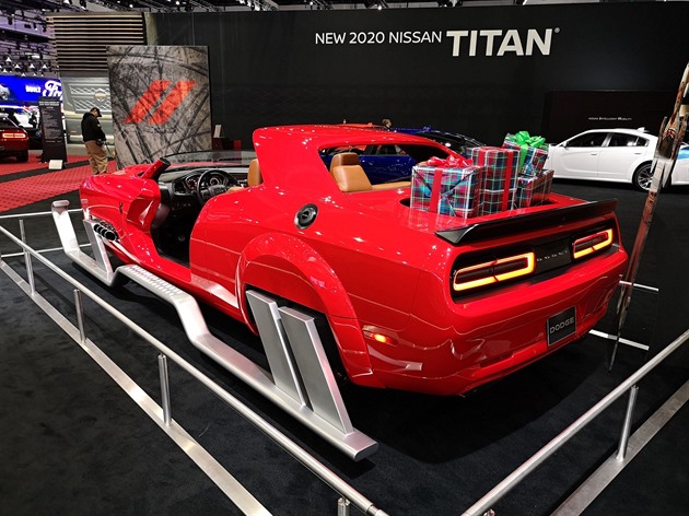 Los Angeles Motor Show: vzpomínka na staré dobré osmiválcové časy
