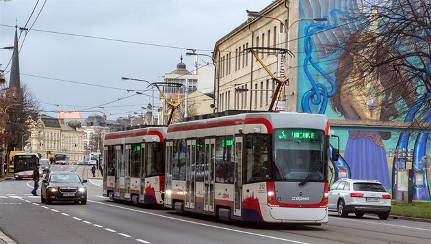 Olomoucký dopravní podnik vrátil do provozu tramvaj typu EVO1/o s evidenním...