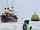 Ruské ledoborce u závodu na zkapalnný zemní plyn Jamal LNG