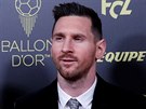Lionel Messi se svojí ženou na vyhlášení ankety Zlatý míč.