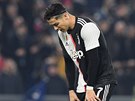 Cristiano Ronaldo z turínského Juventusu se snaí vzpamatovat z poráky na pd...