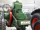 Národní zemdlské muzeum, traktor Svoboda DK 12 v praské expozici Jede traktor