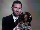 Lionel Messi vyhrál poesté v kariée Zlatý mí pro nejlepího fotbalistu svta.
