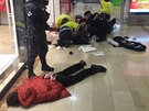 Konflikt v pražském obchodním centru na Floře skončil pobodáním. (5. prosince...