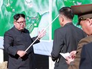 Severokorejský vdce Kim ong-un pedstavuje svoji ideu lázeského a lyaského...