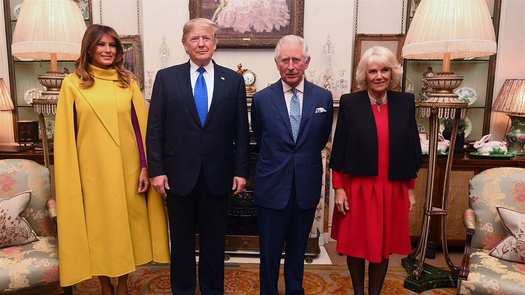 Americký prezident Donald Trump a jeho man�elka Melania Trumpová, britský princ...