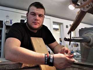 Richard Bulant ze Slavonic o svou budoucnost nemá obavy, profese brusiče je...