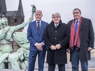 Zleva Zdeněk Tůma, Jiří Rusnok, Miroslav Singer.
