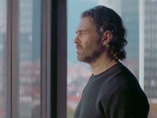Cesta na vrchol není nikdy snadná, připománá v reklamě Huawei Jágr