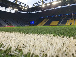 OD LAJNY. Stadion Borussie Dortmund je impozantní v mnoha směrech.