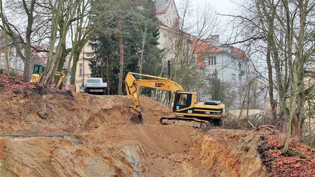 Sanace svahu mezi parkem Anny Politkovsk v ulici Krle Jiho a domy na td T. G. Masaryka piblin v mstech za kinem as.