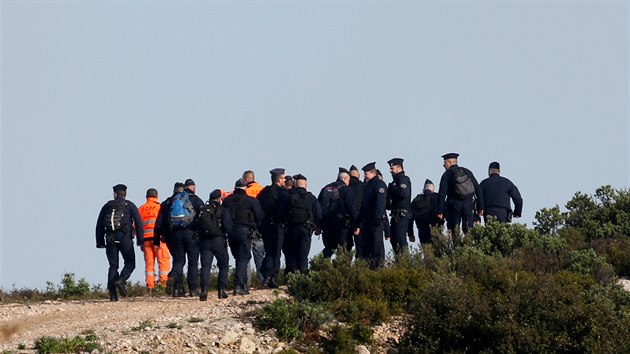 Pi nehod vrtulnku pobl Marseille zahynuli ti zchrani, kte pomhali v oblasti postien zplavami na jihu Francie. (2. prosince 2019)
