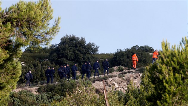 Pi nehod vrtulnku pobl Marseille zahynuli ti zchrani, kte pomhali v oblasti postien zplavami na jihu Francie. (2. prosince 2019)