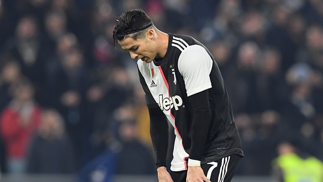 Cristiano Ronaldo z turnskho Juventusu se sna vzpamatovat z porky na pd Lazia m.